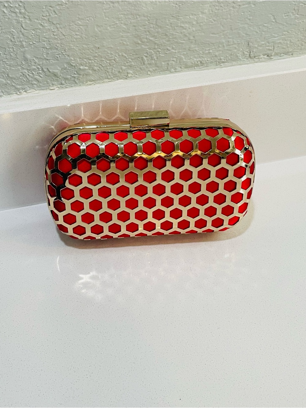 Inge Christopher Gold & Red
Satin Clutch Bag Honeycomb Pattern Hard Shell
